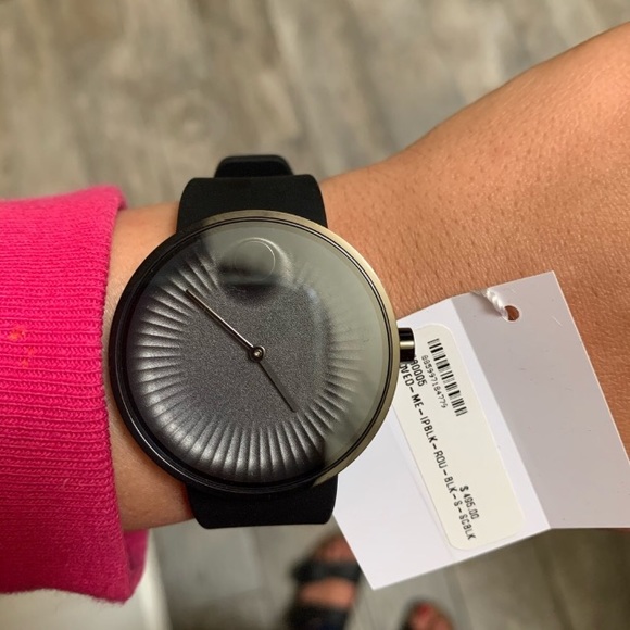 New movado watch - Picture 6 of 7